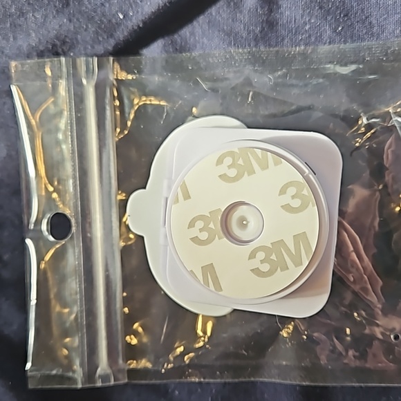 Sanrio Cinnamroll bundle make-up case,pop-socket, and bracelet - Picture 4 of 7